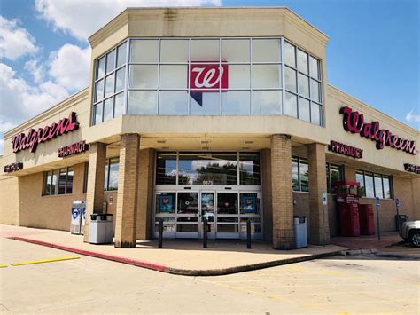 walgreens benbrook tx